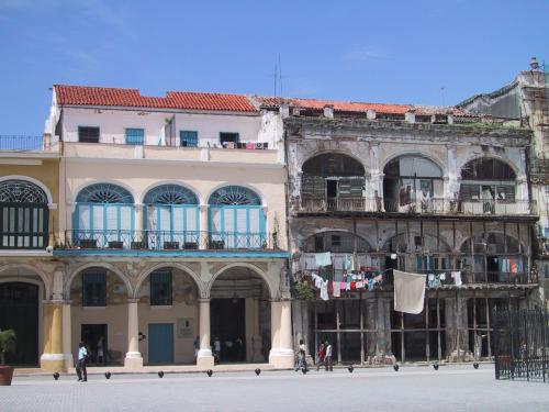 La Plaza Vieja, avant et apr�s restauration...
