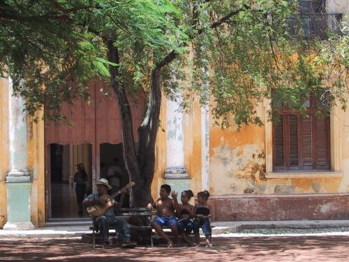 Devant San Fransisco de Asis